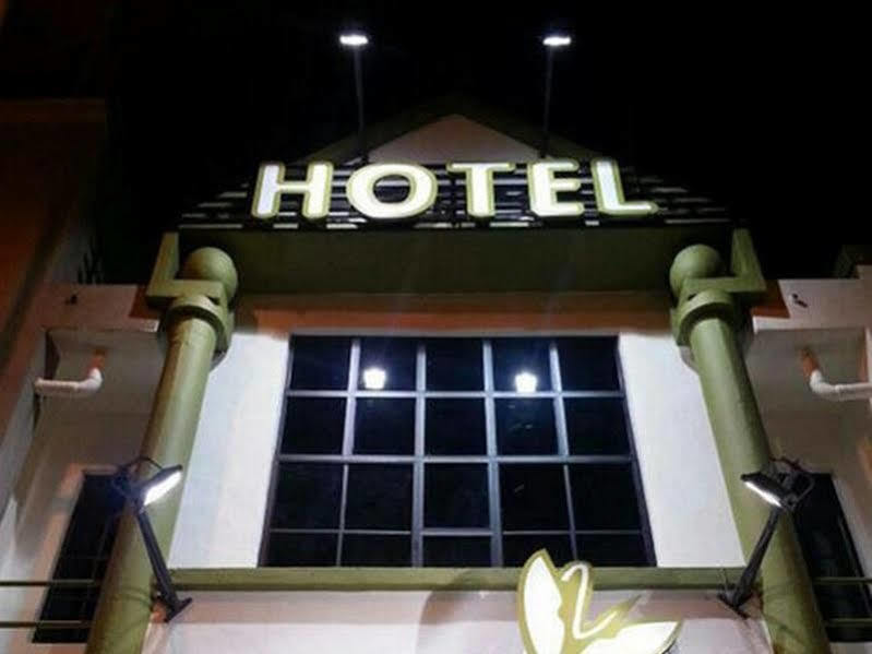 Tulip Hotel Ipoh Bagian luar foto