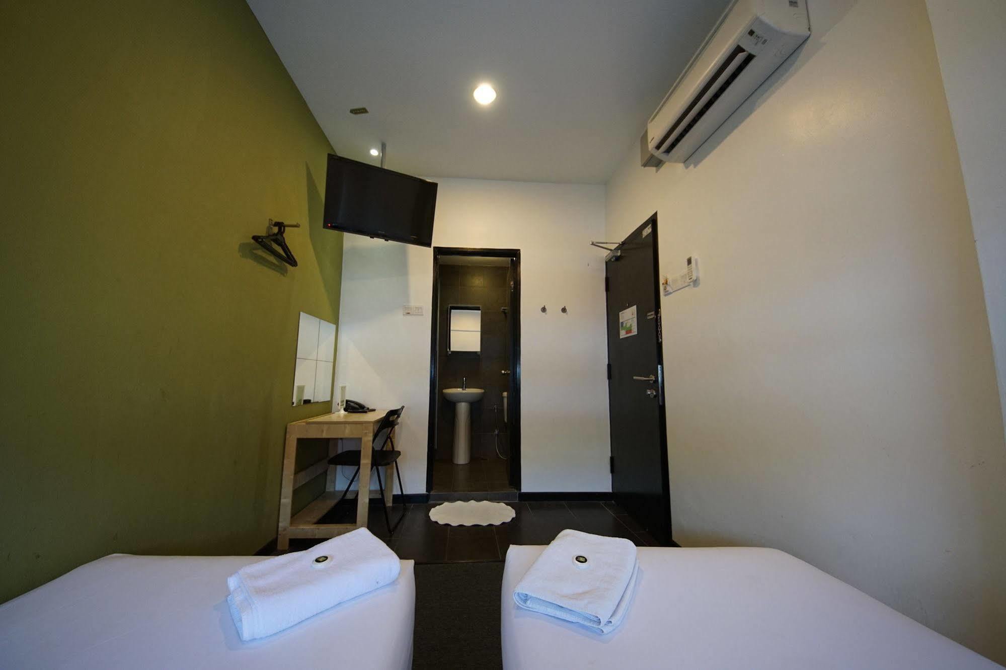 Tulip Hotel Ipoh Bagian luar foto